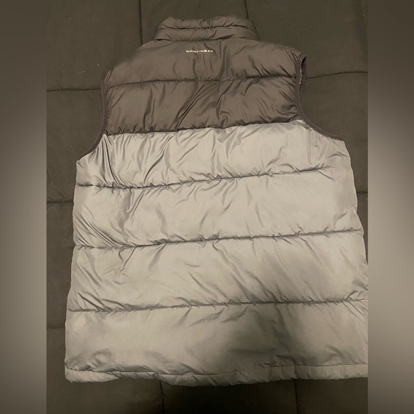 Men’s Two-Tone Columbia Omni-Tech Vest - Picture 2 of 3